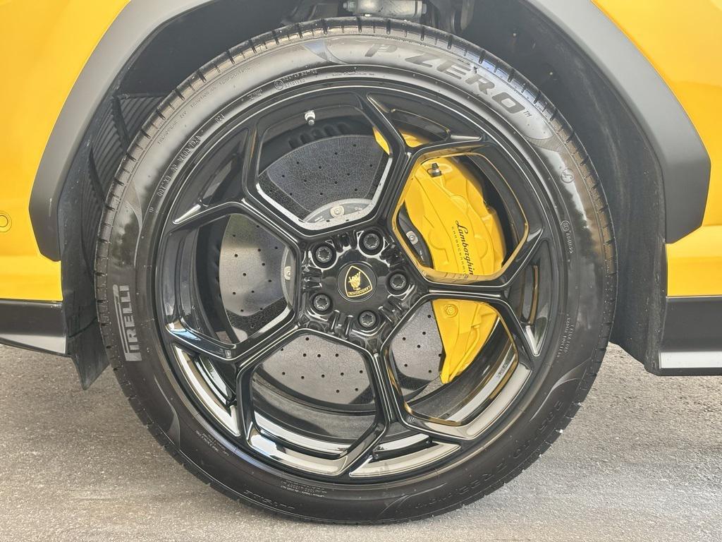 used 2022 Lamborghini Urus car, priced at $219,933