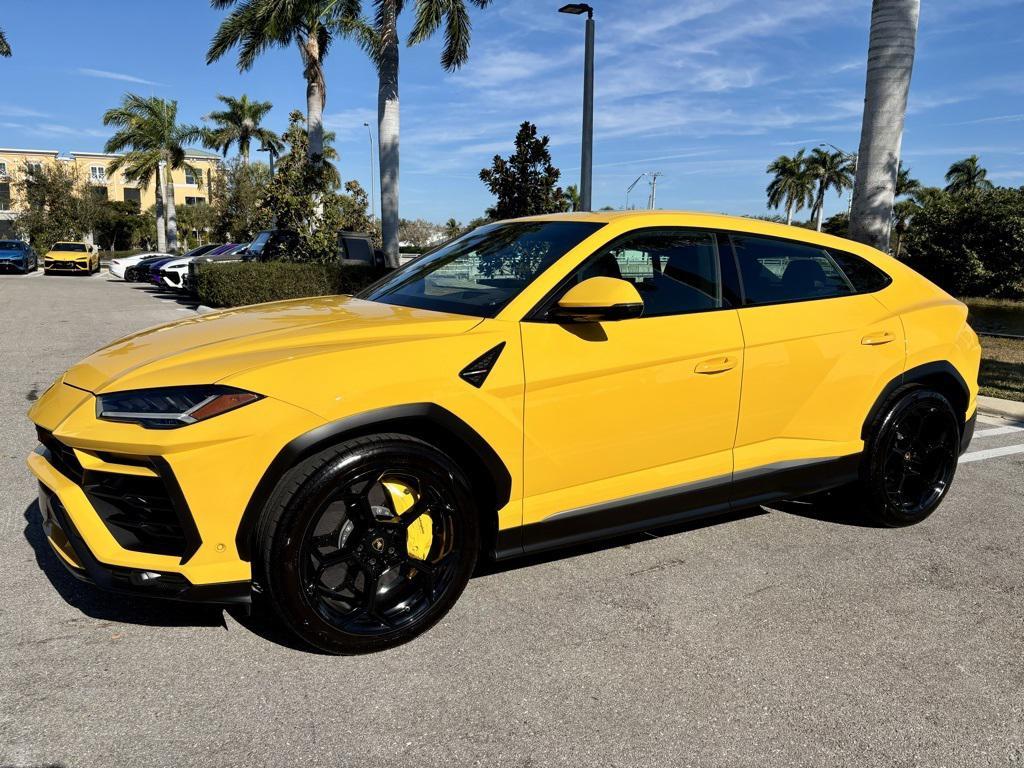 used 2022 Lamborghini Urus car, priced at $219,933