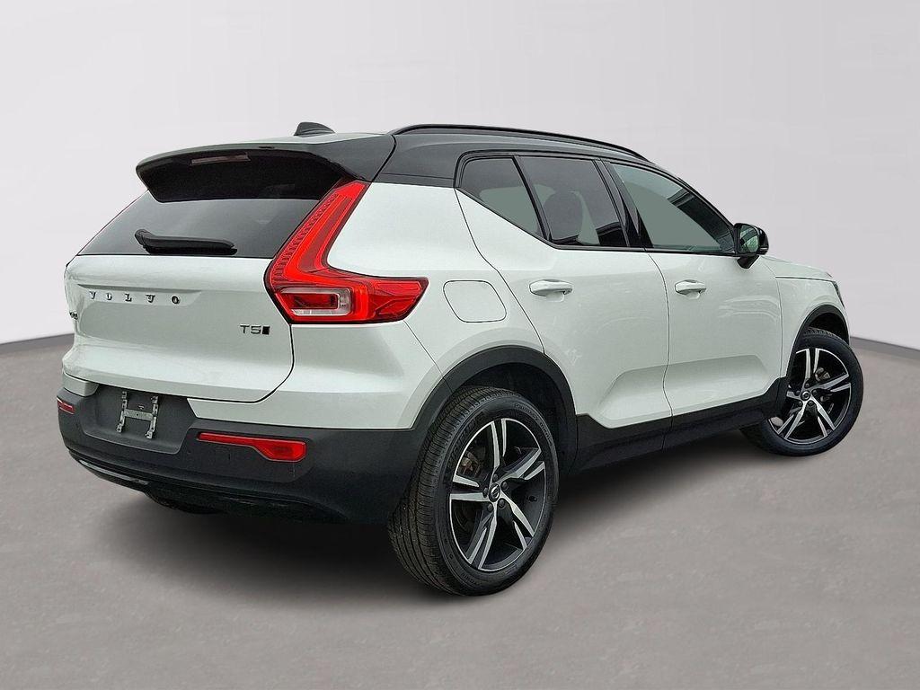 used 2021 Volvo XC40 car, priced at $24,723
