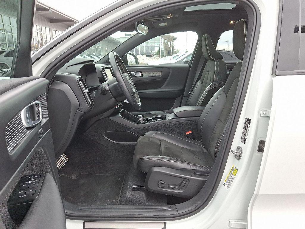 used 2021 Volvo XC40 car, priced at $24,723