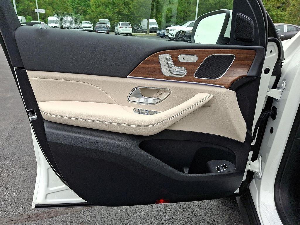 used 2025 Mercedes-Benz GLE 450 car, priced at $67,769