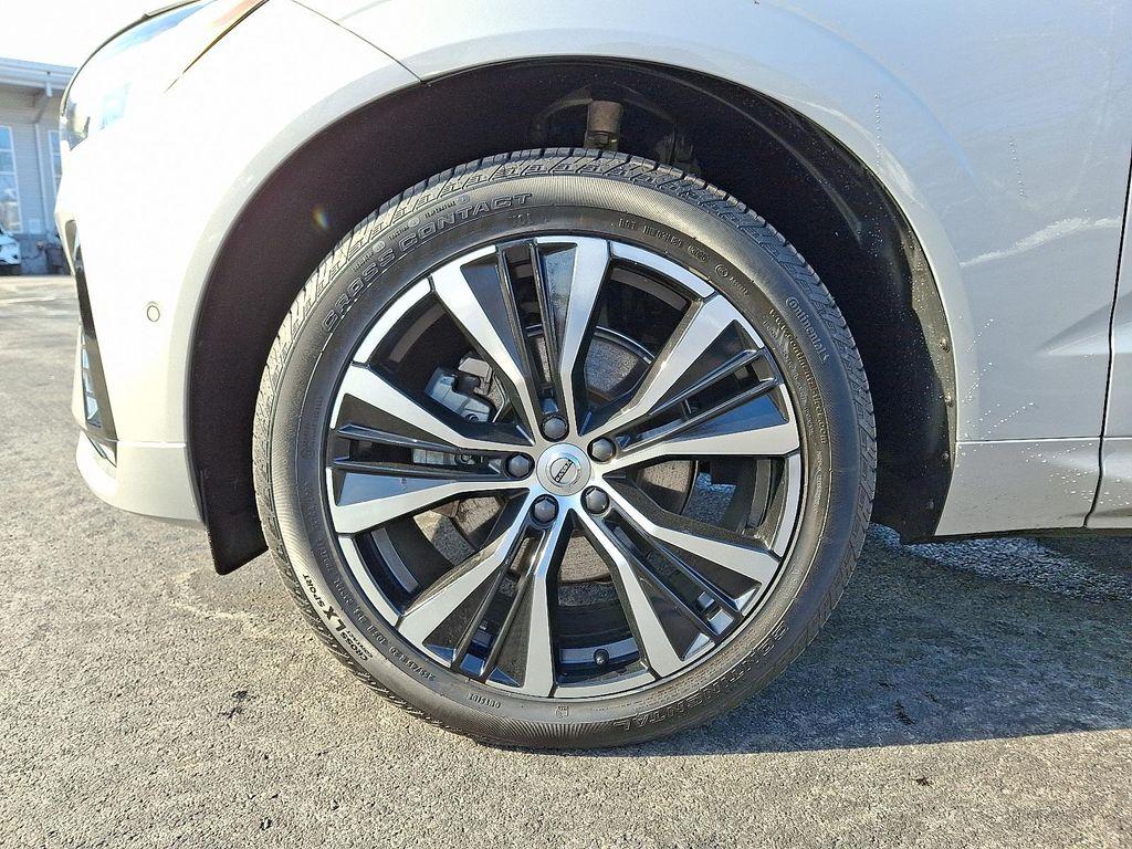 used 2023 Volvo XC60 car, priced at $39,285