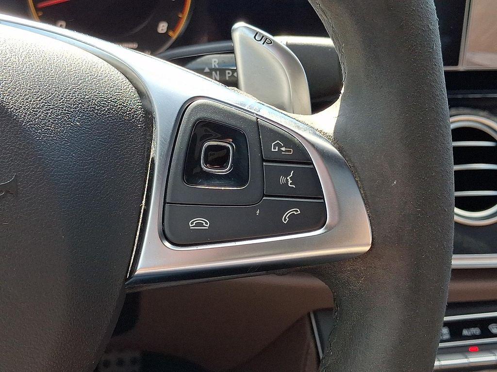 Mercedes-Benz E-Class view 23