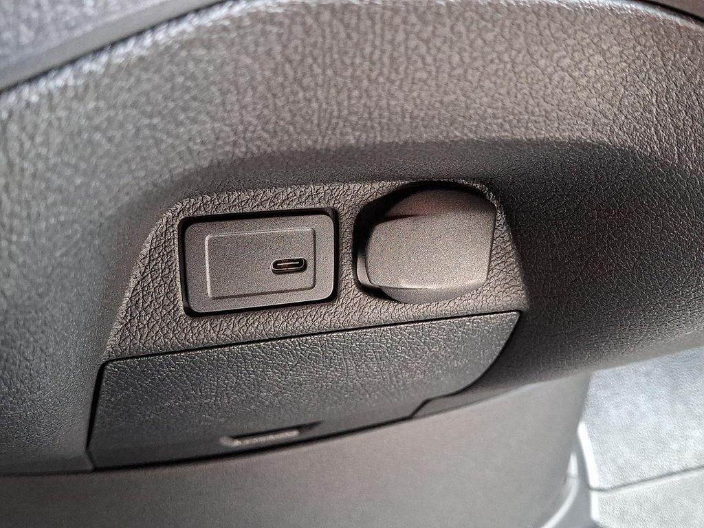 Mercedes-Benz Sprinter view 24