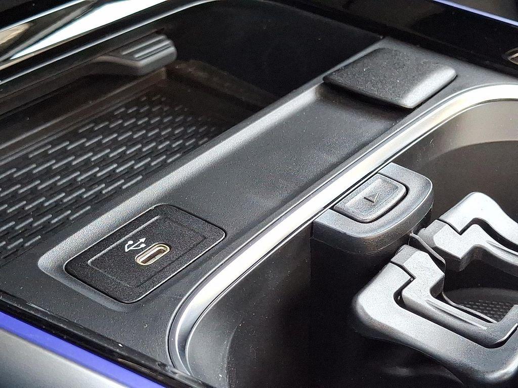 new 2025 Mercedes-Benz GLB 250 car, priced at $49,595