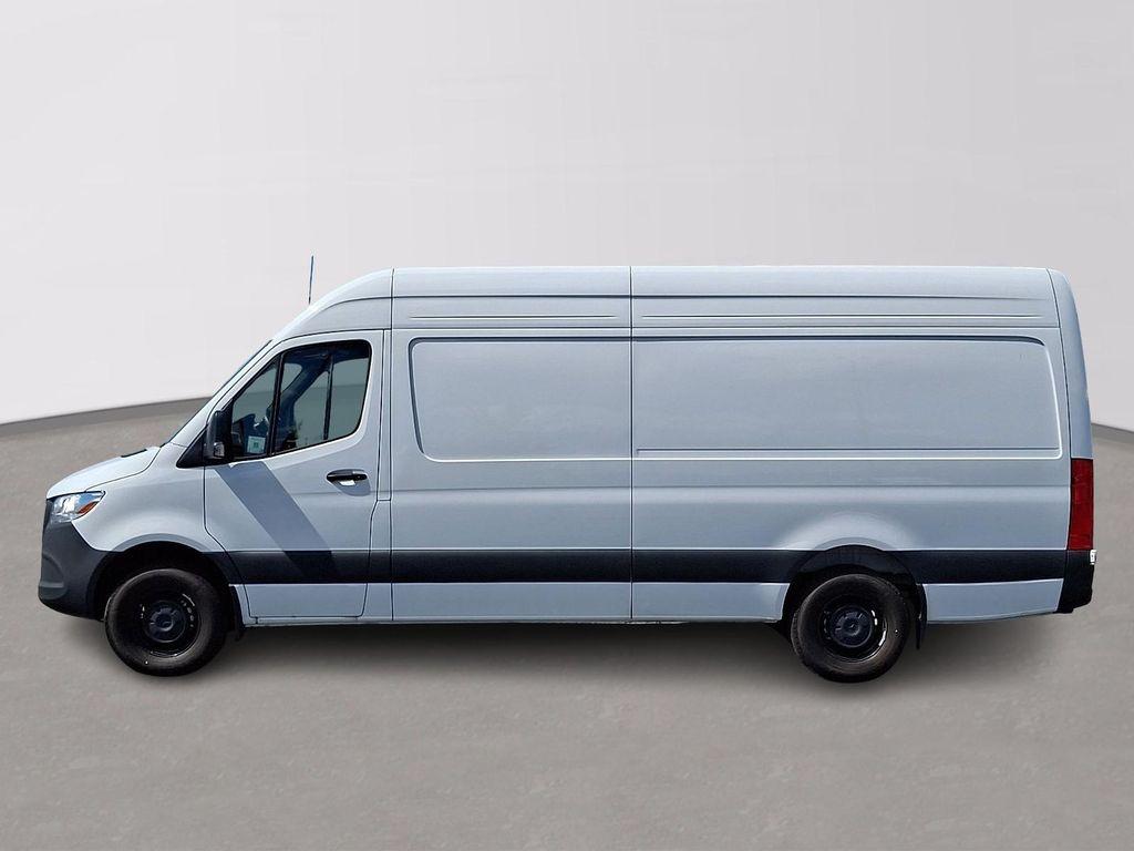 Mercedes-Benz Sprinter view 7