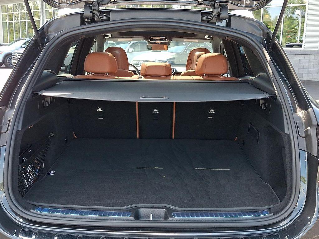 Mercedes-Benz GLC view 27