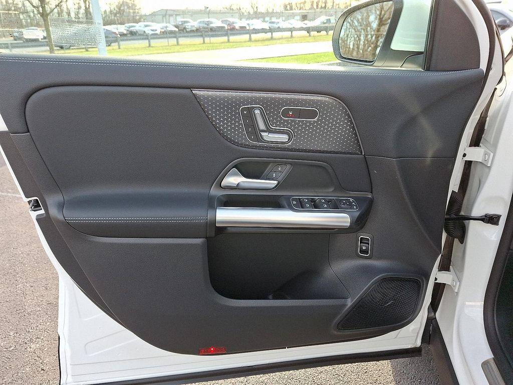 new 2026 Mercedes-Benz GLA 250 car, priced at $49,165