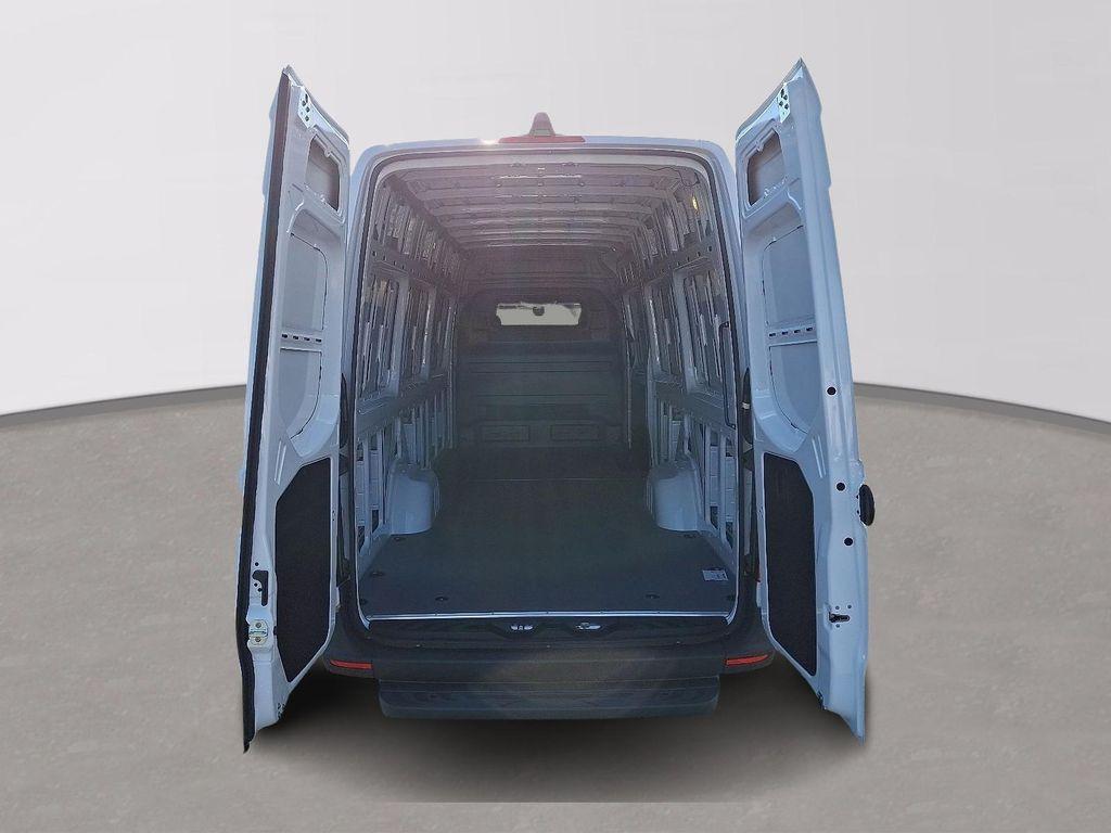 new 2026 Mercedes-Benz Sprinter 2500 car, priced at $77,136