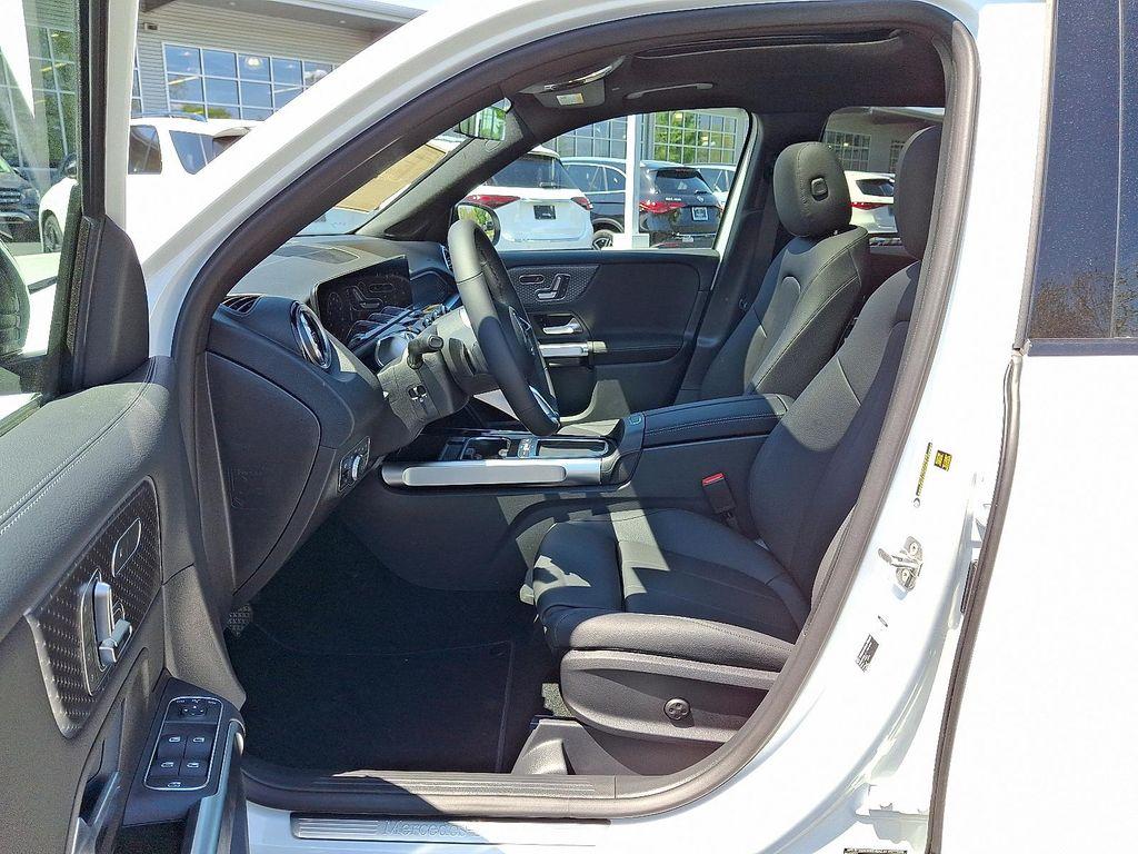 new 2026 Mercedes-Benz GLB 250 car, priced at $54,295