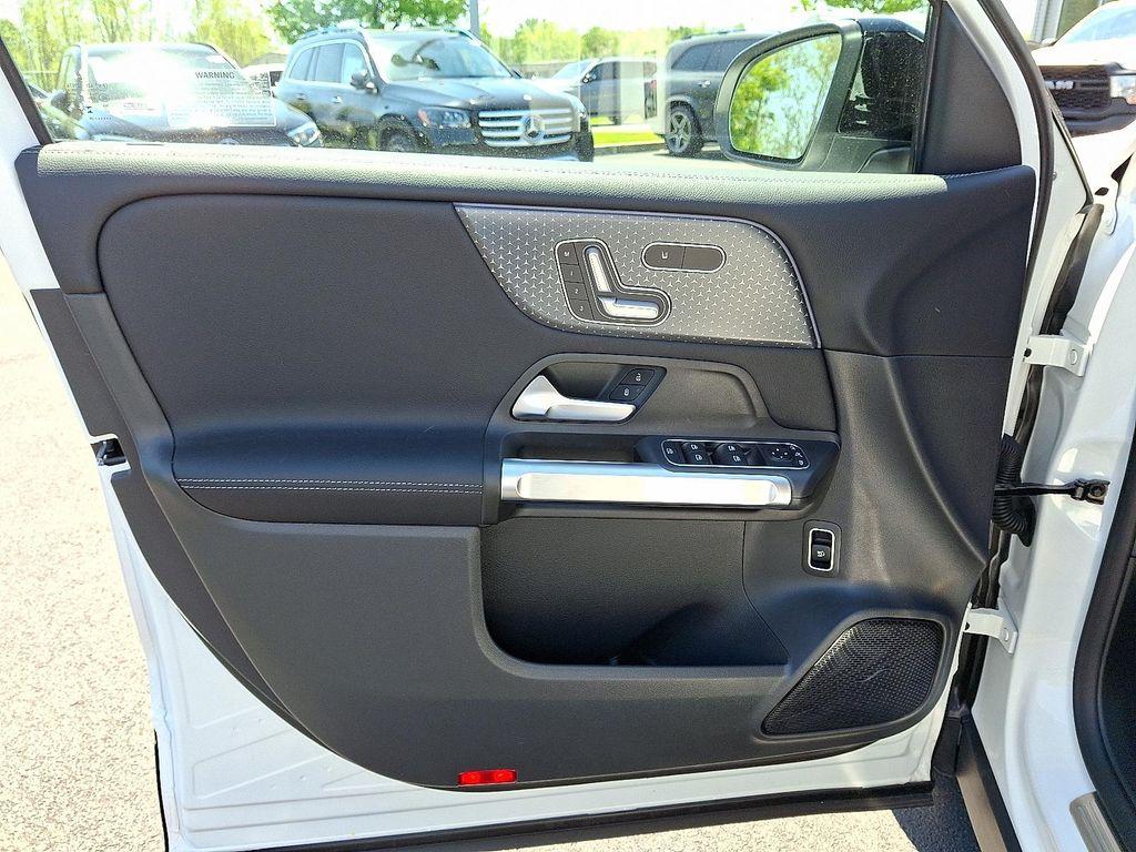 new 2026 Mercedes-Benz GLB 250 car, priced at $54,295