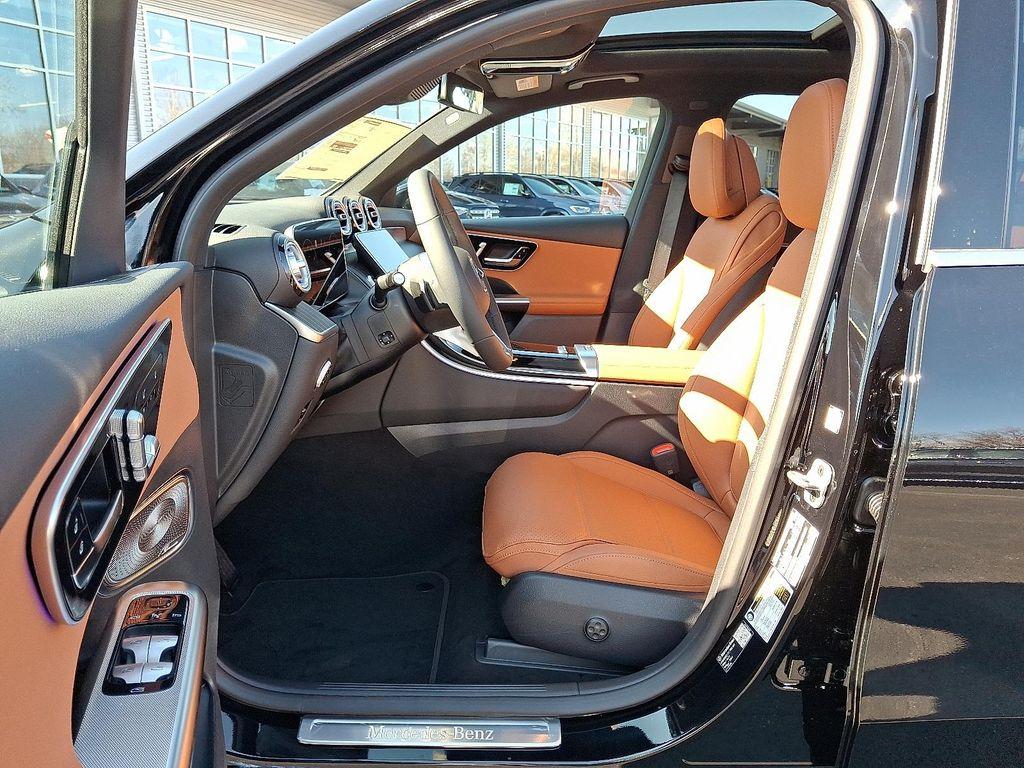 new 2026 Mercedes-Benz GLC 300 car, priced at $60,665
