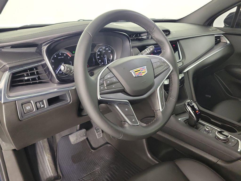 used 2024 Cadillac XT5 car, priced at $32,129