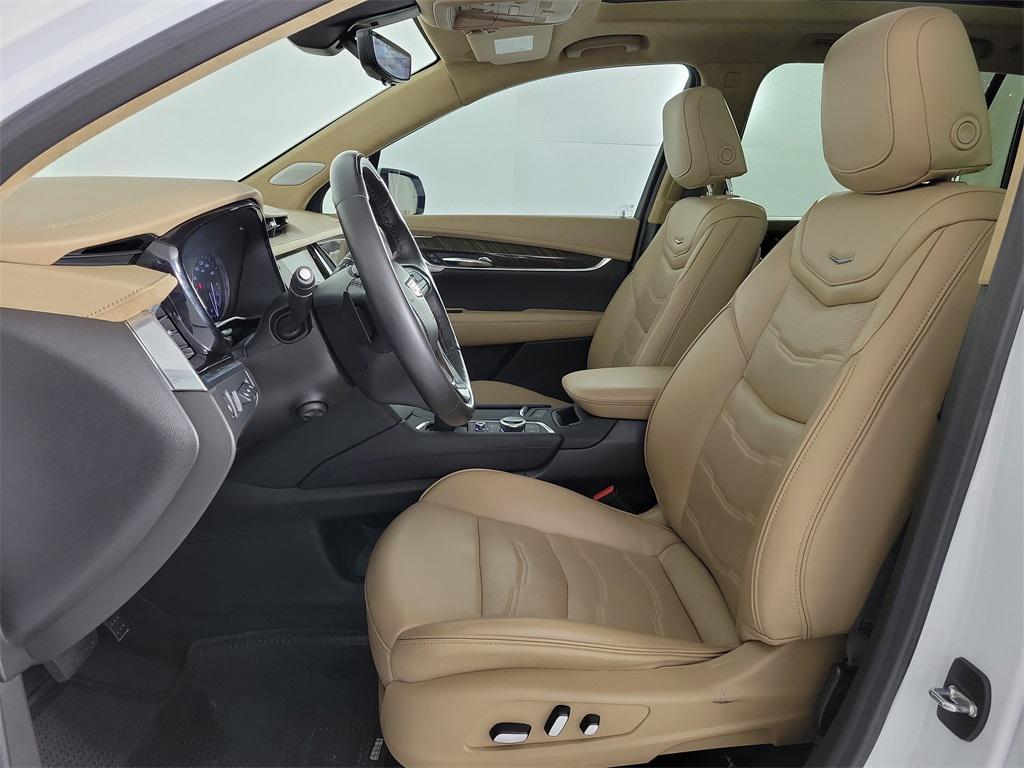 used 2023 Cadillac XT6 car, priced at $40,495