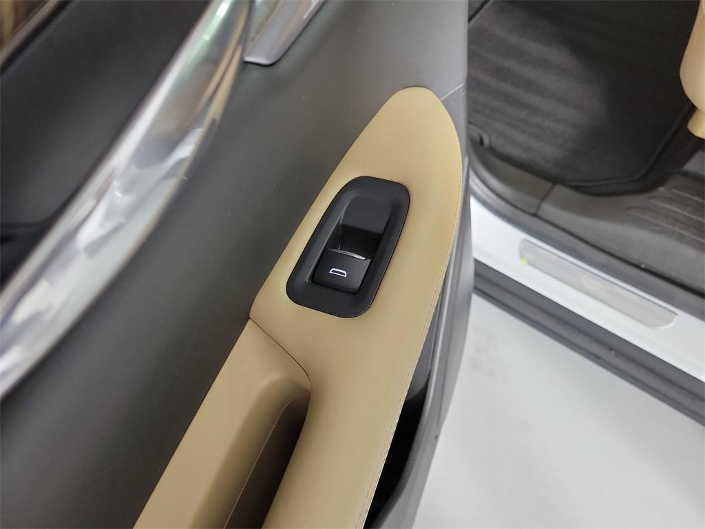 used 2023 Cadillac XT6 car, priced at $40,495