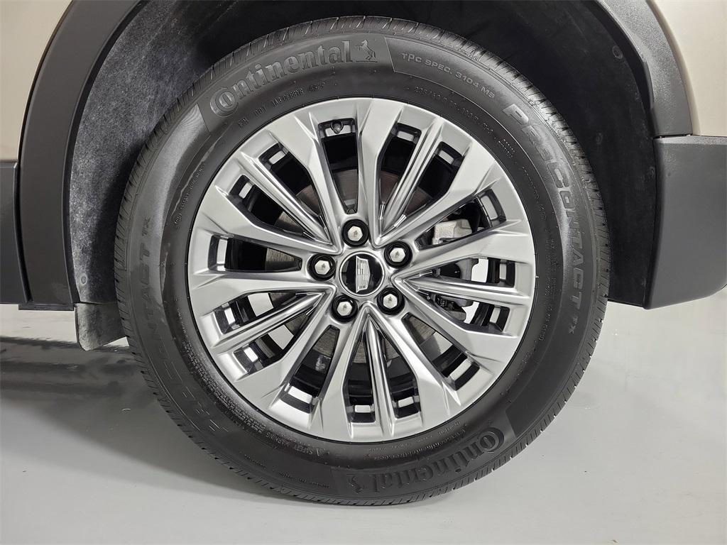 used 2025 Cadillac XT4 car, priced at $36,599