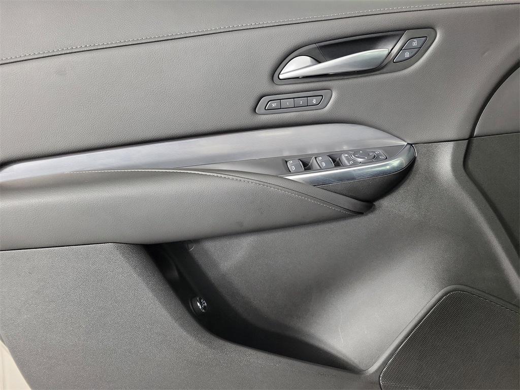 used 2025 Cadillac XT4 car, priced at $36,599