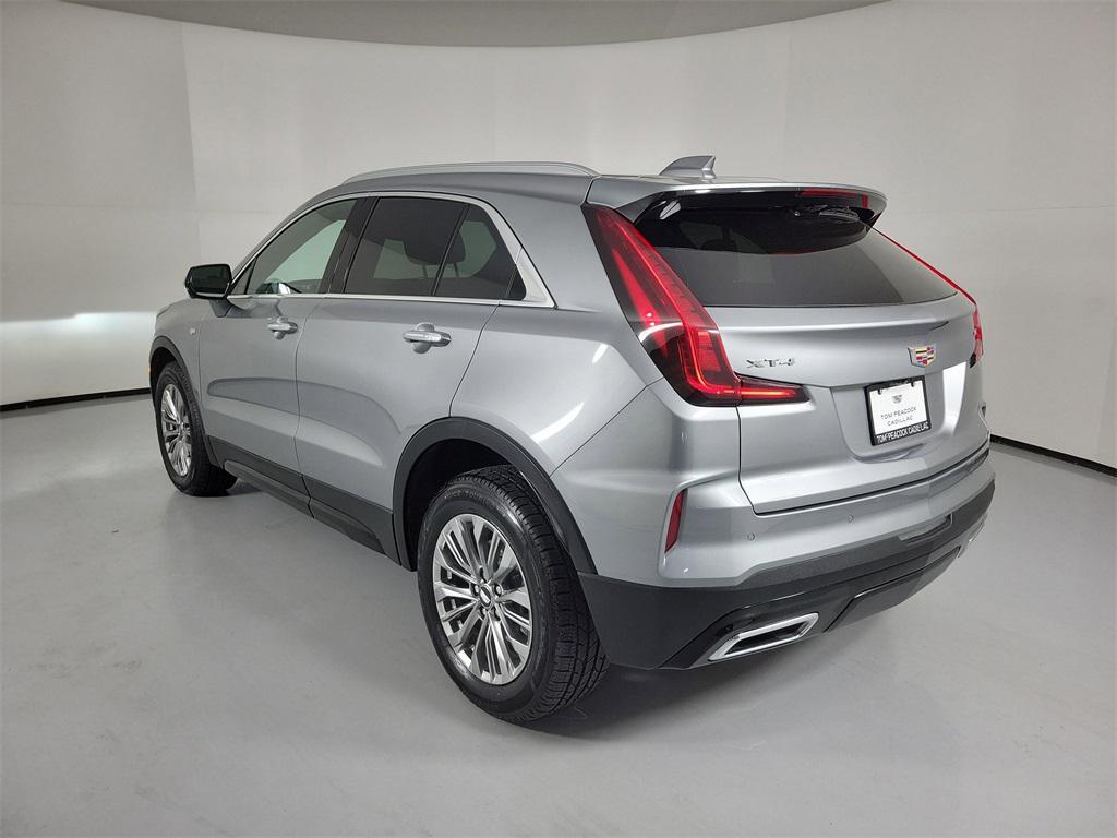 used 2025 Cadillac XT4 car, priced at $34,990