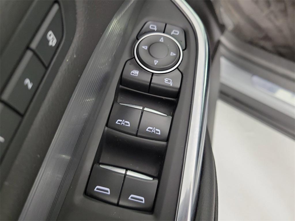 used 2025 Cadillac XT4 car, priced at $34,990