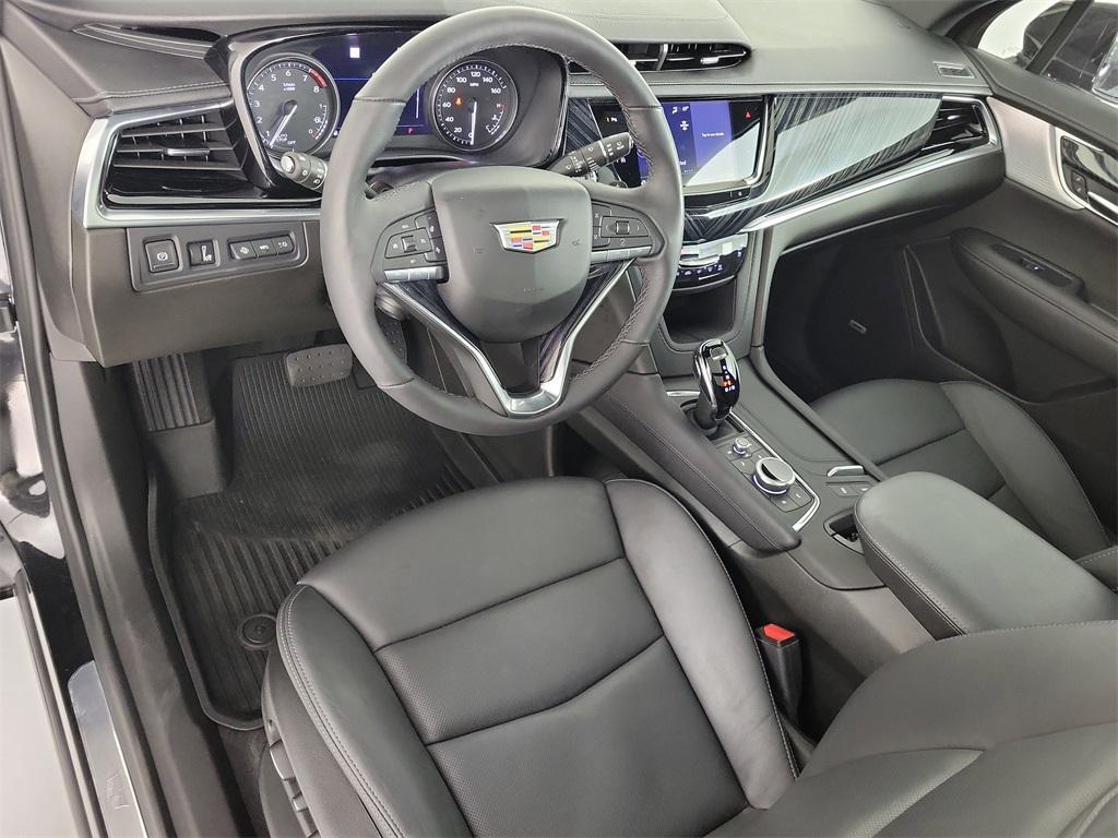used 2024 Cadillac XT6 car, priced at $43,799