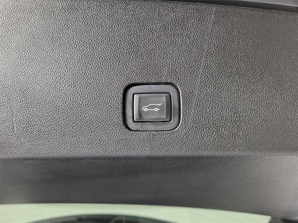 used 2024 Cadillac XT6 car, priced at $43,799