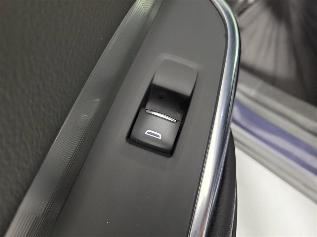 used 2025 Cadillac XT4 car, priced at $37,999