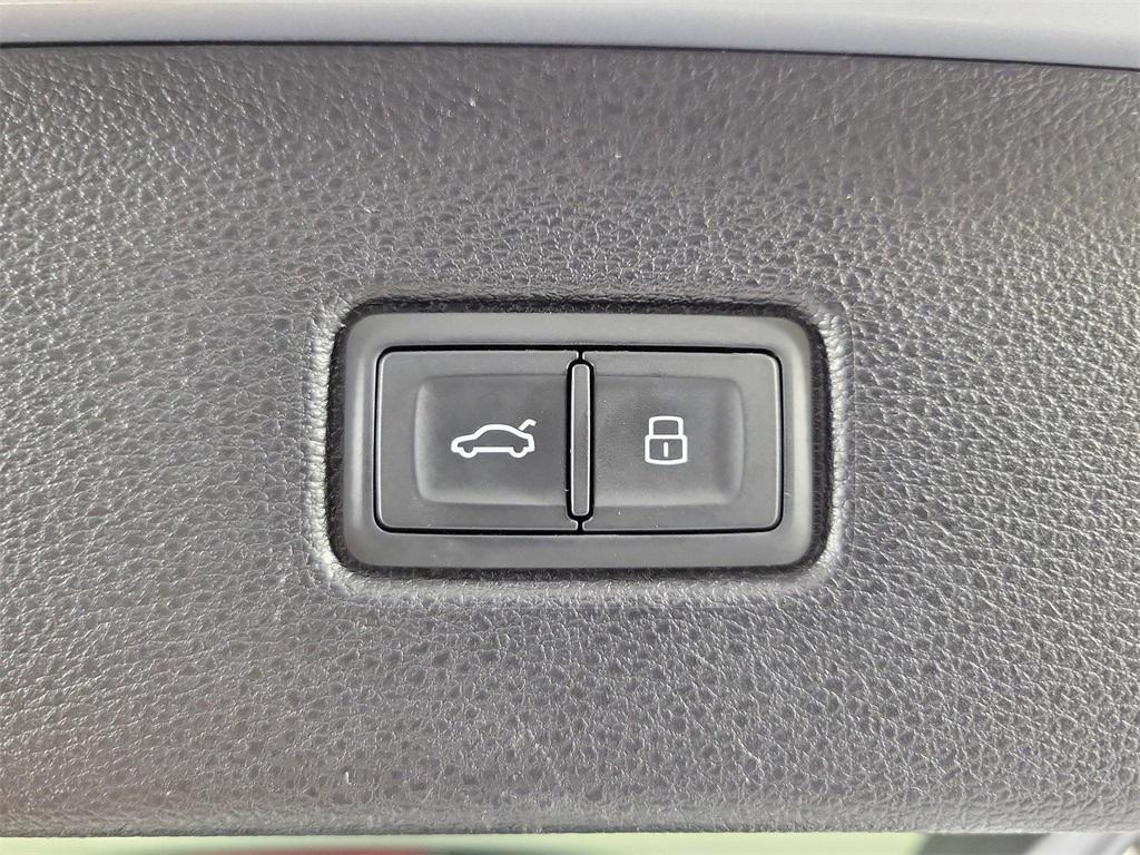 used 2019 Audi Q7 car, priced at $22,348