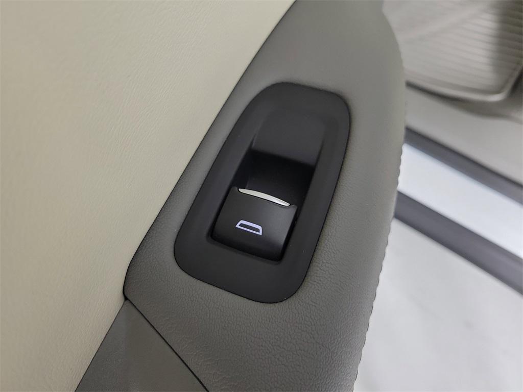 used 2025 Cadillac XT5 car, priced at $41,899