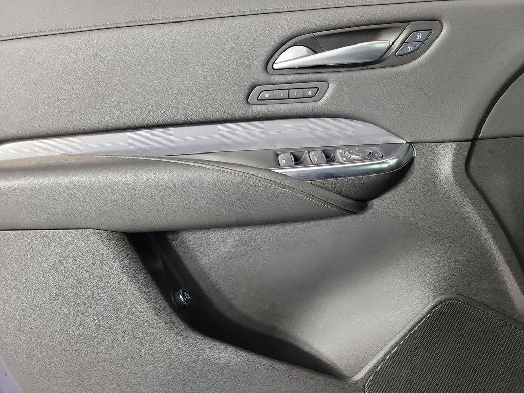 used 2025 Cadillac XT4 car, priced at $33,258