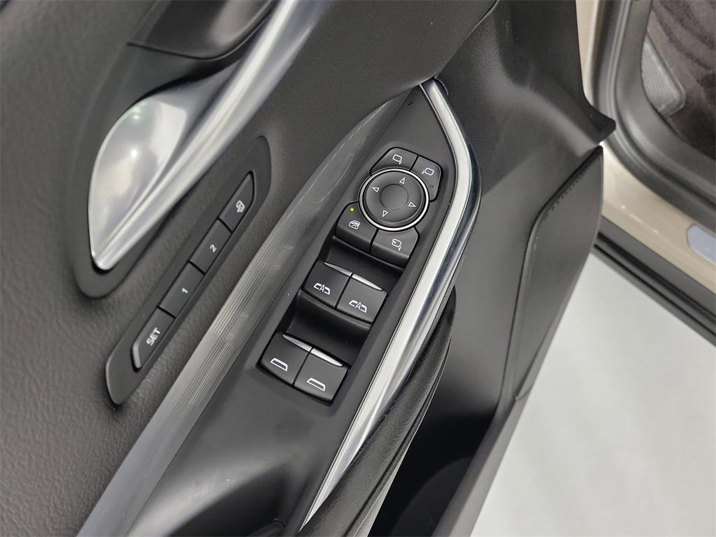 used 2025 Cadillac XT4 car, priced at $35,399