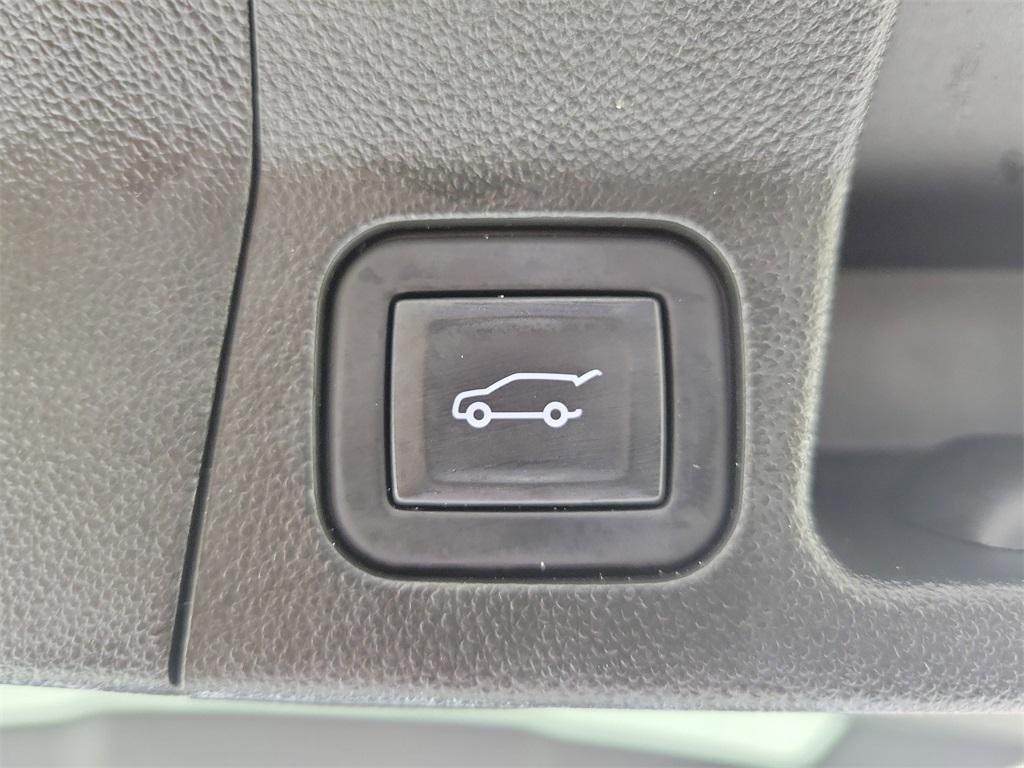 used 2023 GMC Acadia car, priced at $27,838