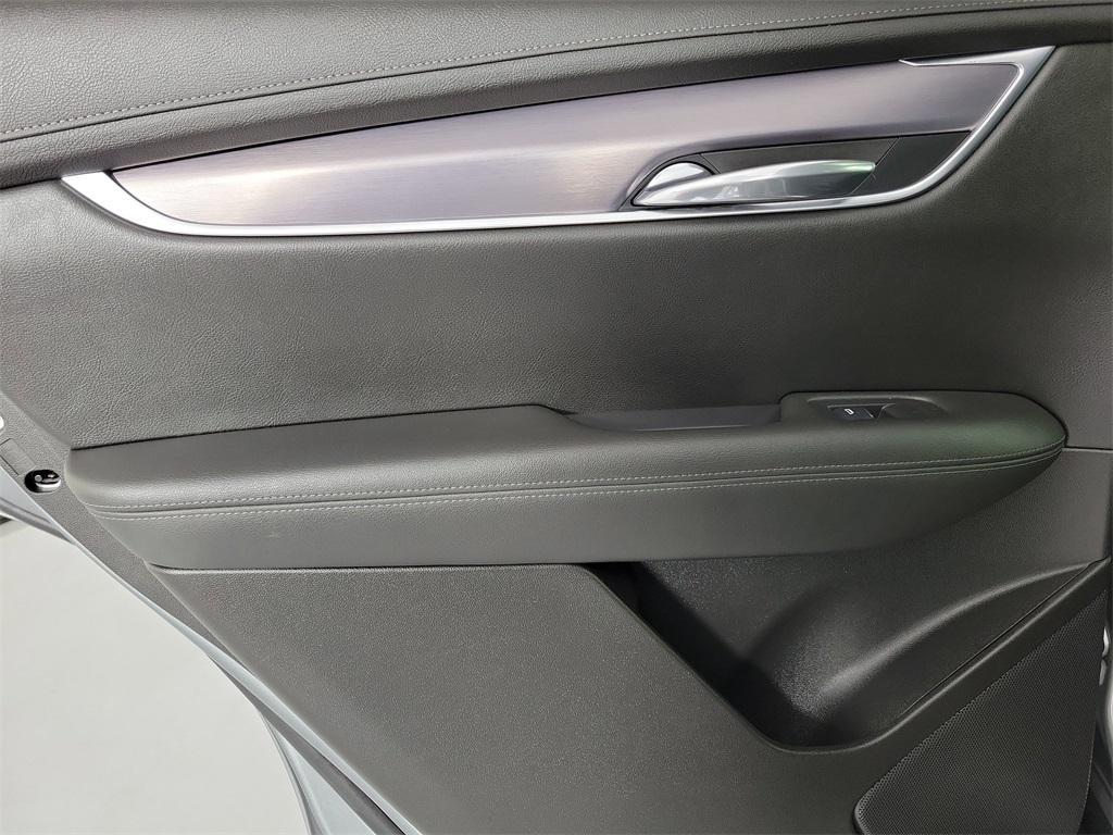 used 2024 Cadillac XT6 car, priced at $37,599