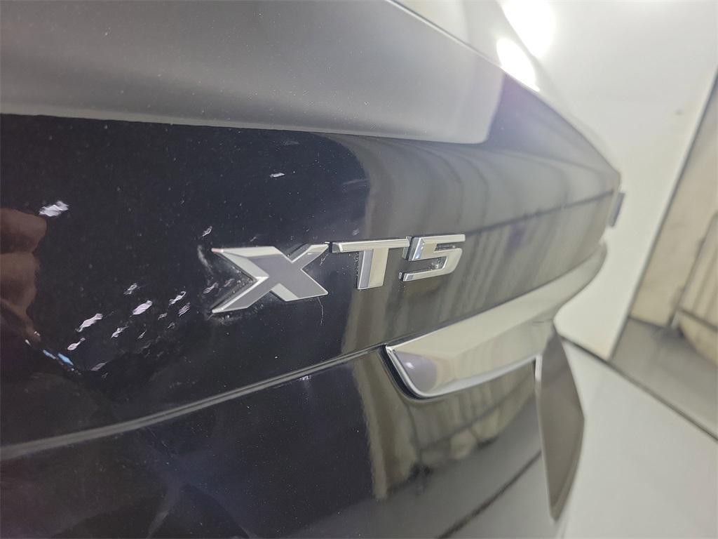 used 2021 Cadillac XT5 car, priced at $24,599