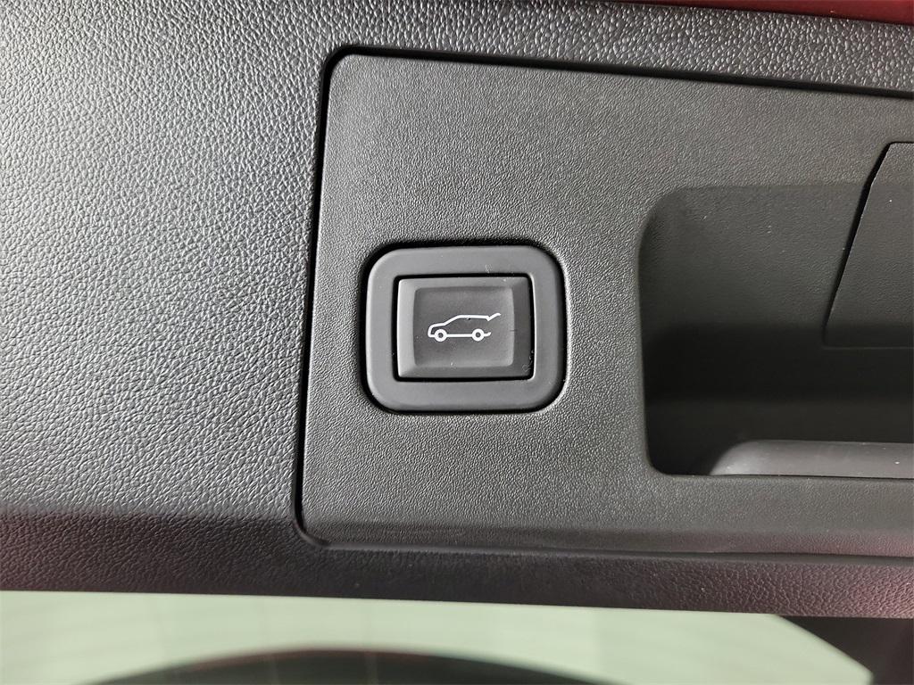 used 2024 Cadillac XT4 car, priced at $33,794