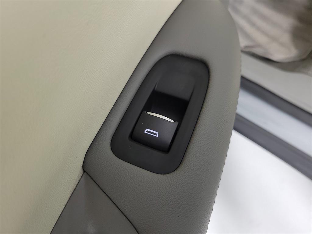 used 2023 Cadillac XT5 car, priced at $33,184