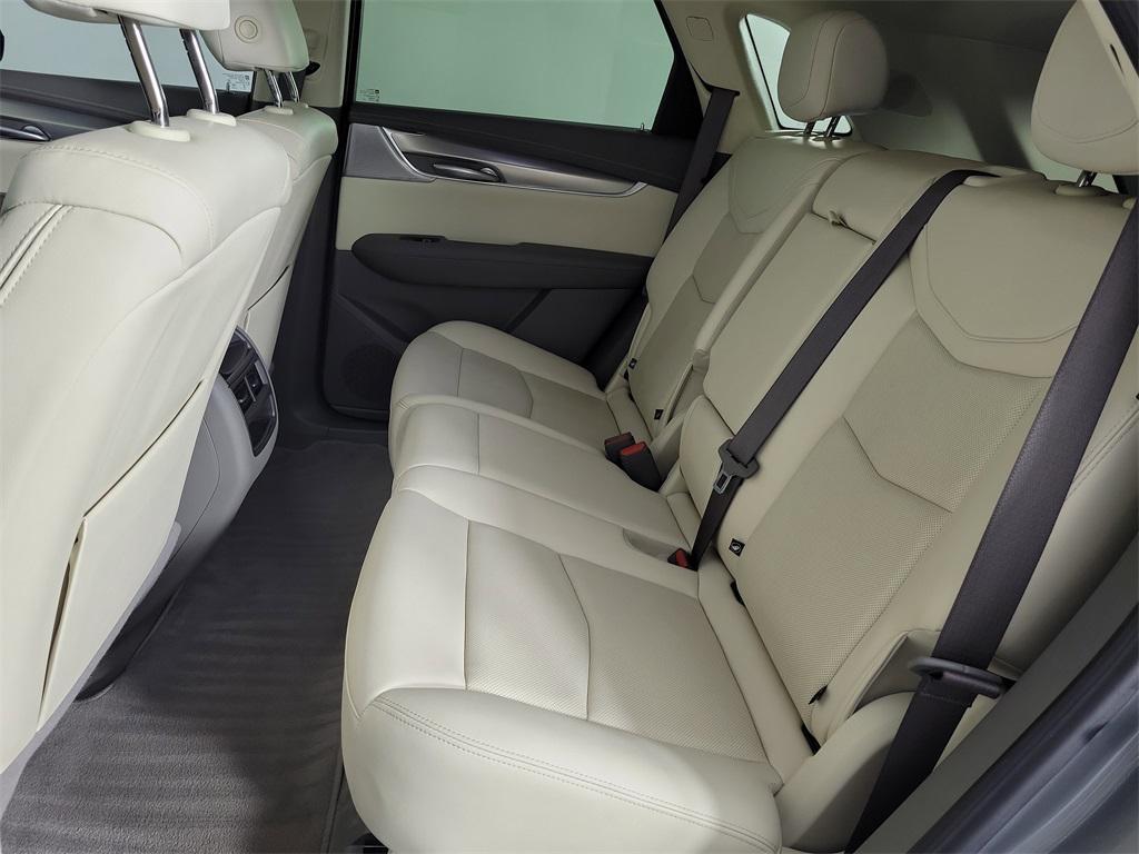 used 2023 Cadillac XT5 car, priced at $33,184