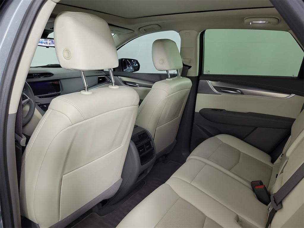 used 2023 Cadillac XT5 car, priced at $33,184