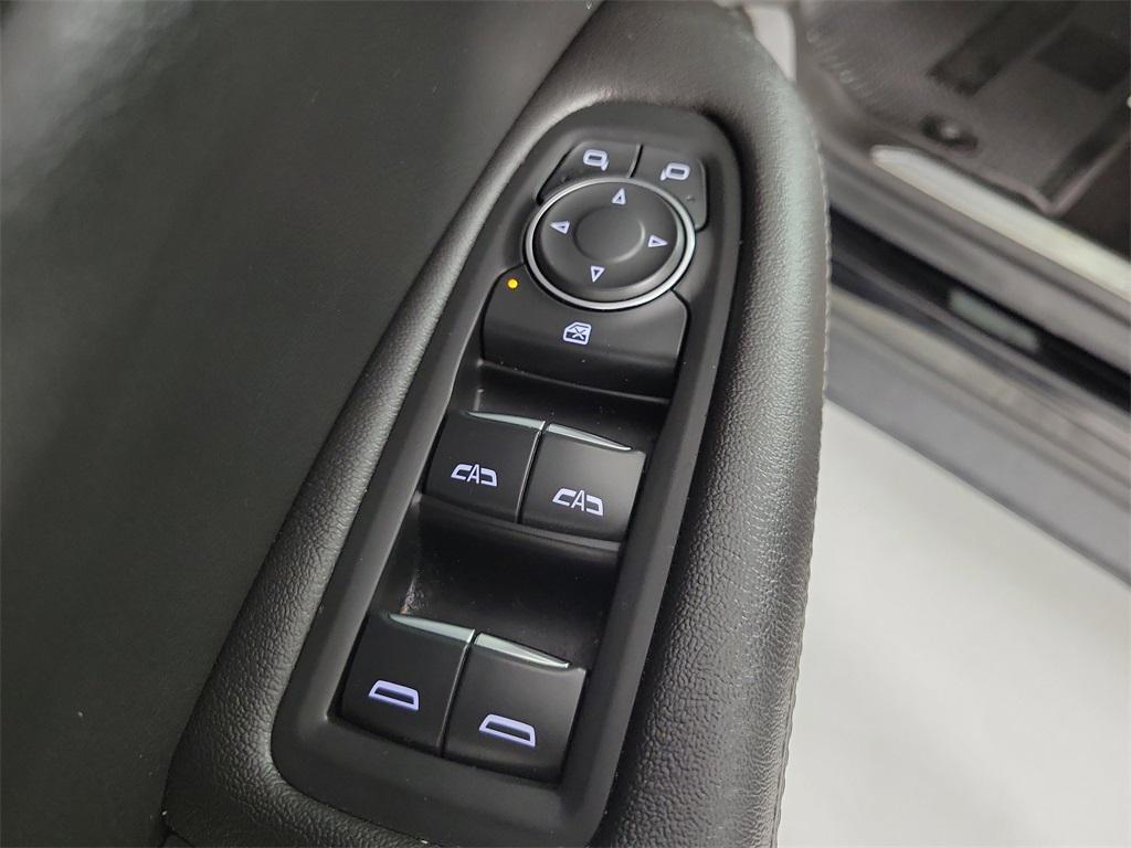 used 2023 Cadillac XT5 car, priced at $27,000