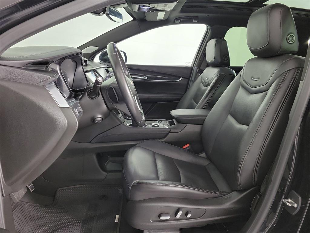 used 2023 Cadillac XT5 car, priced at $31,953