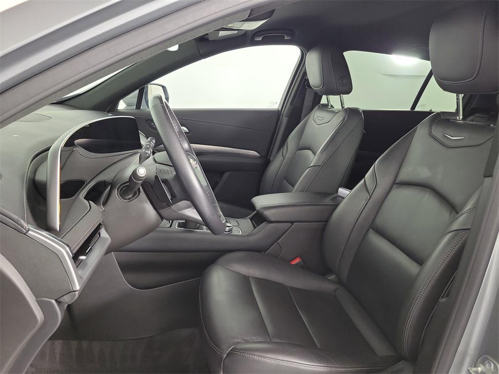 used 2025 Cadillac XT4 car, priced at $35,948