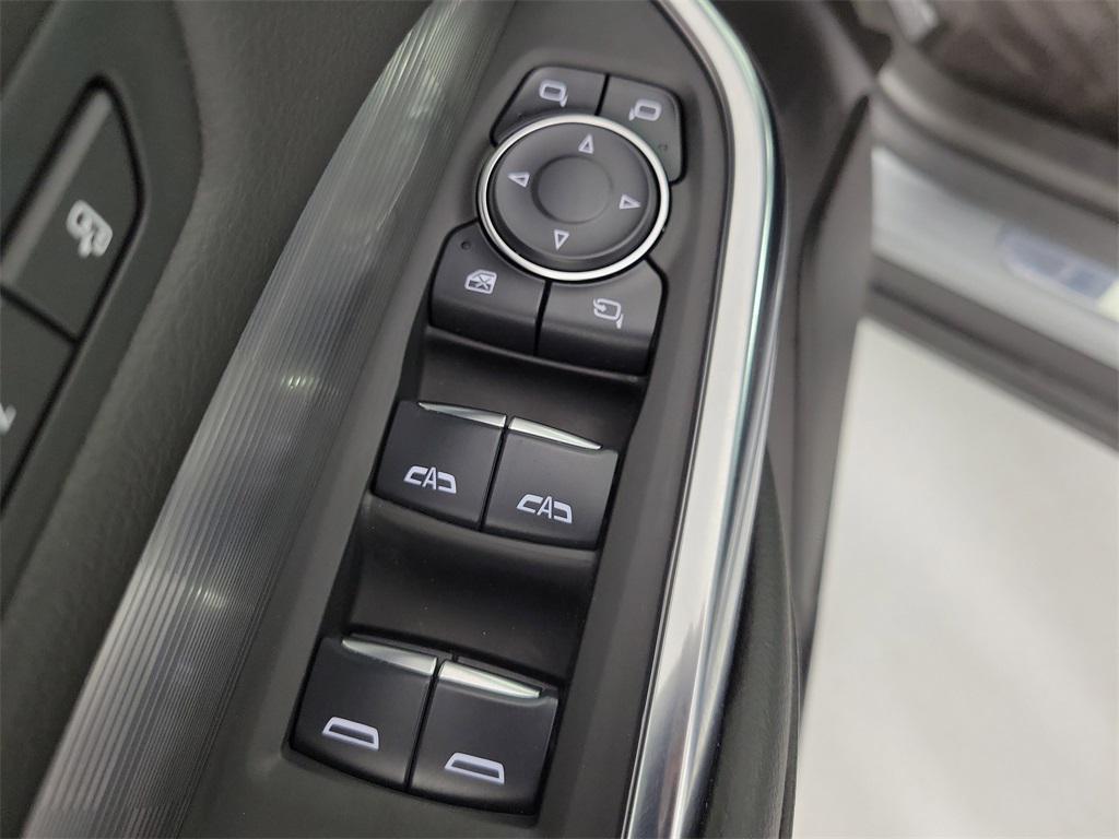 used 2025 Cadillac XT4 car, priced at $35,948