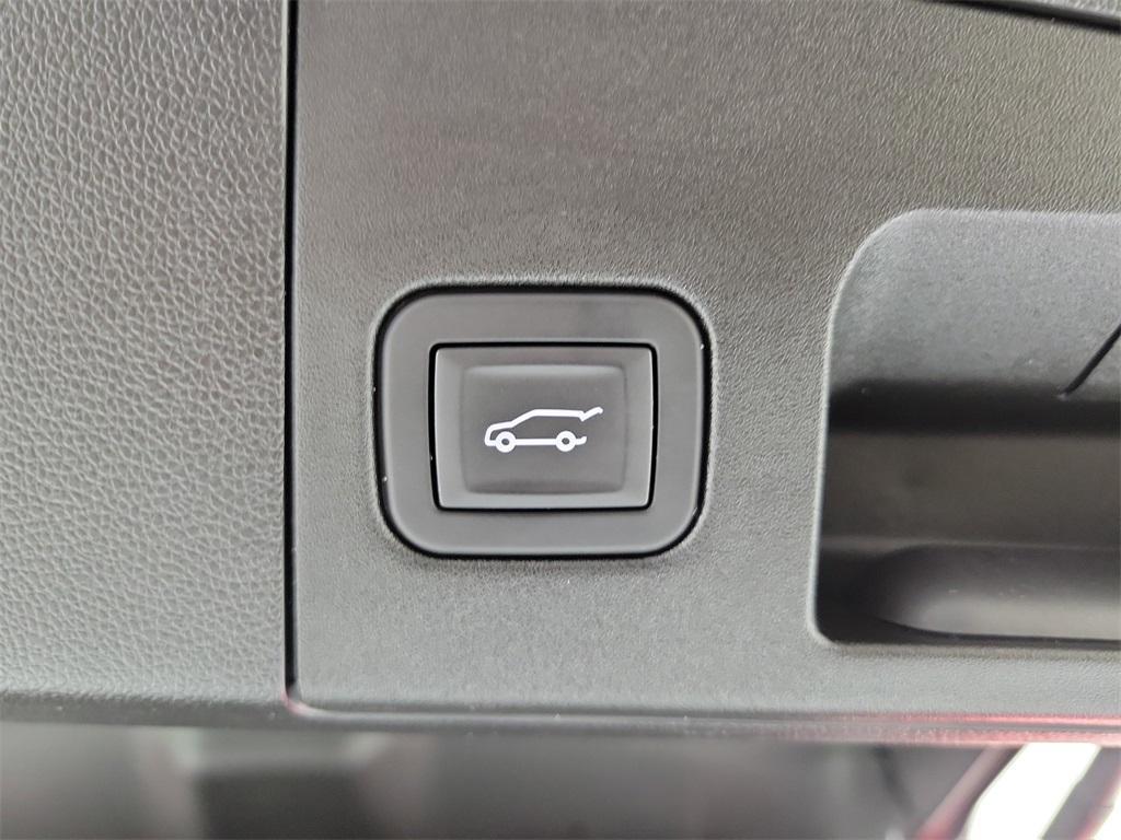 used 2025 Cadillac XT4 car, priced at $35,948