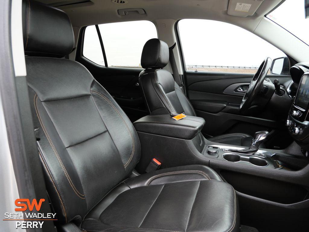 used 2021 Chevrolet Traverse car, priced at $27,868