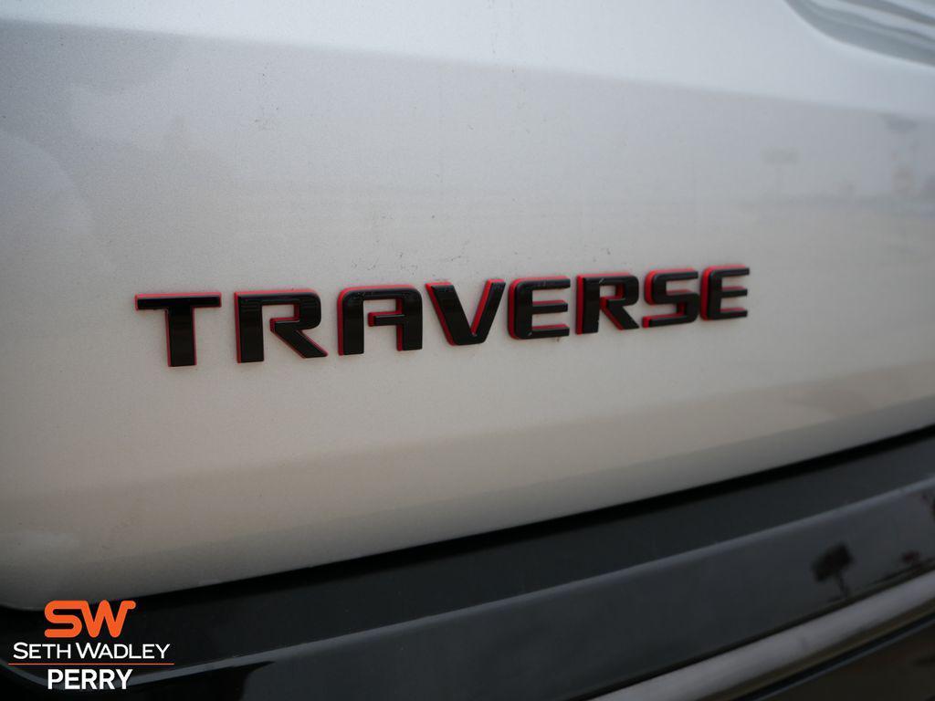 used 2021 Chevrolet Traverse car, priced at $27,868