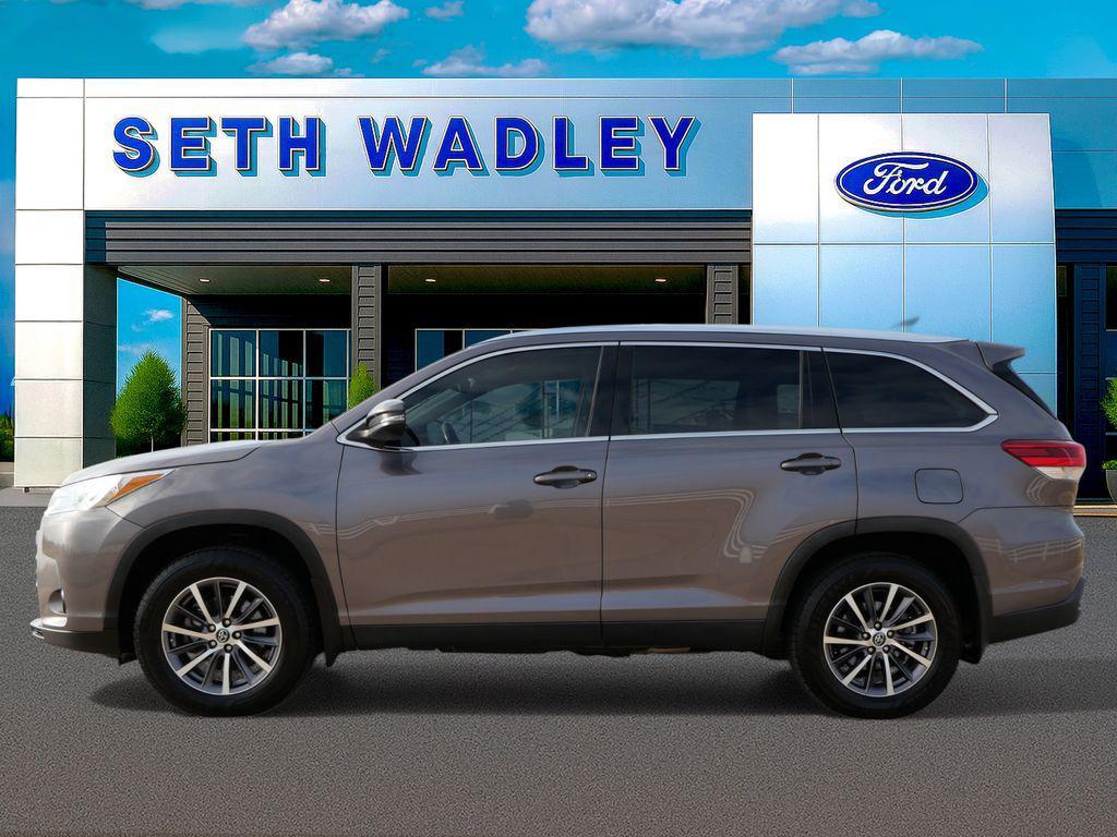 used 2019 Toyota Highlander car, priced at $22,991
