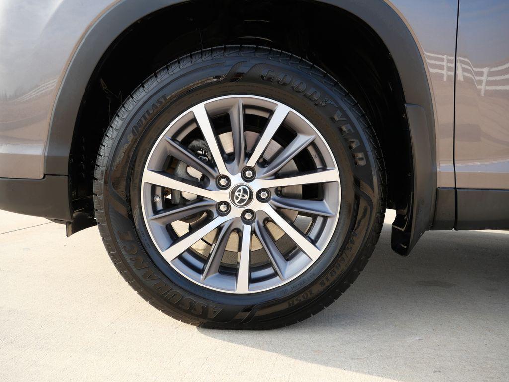 used 2019 Toyota Highlander car, priced at $22,991