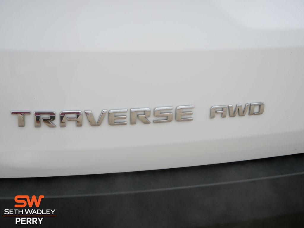 used 2023 Chevrolet Traverse car, priced at $25,991