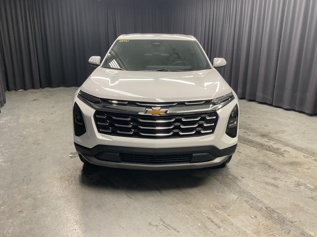 new 2026 Chevrolet Equinox car, priced at $27,765