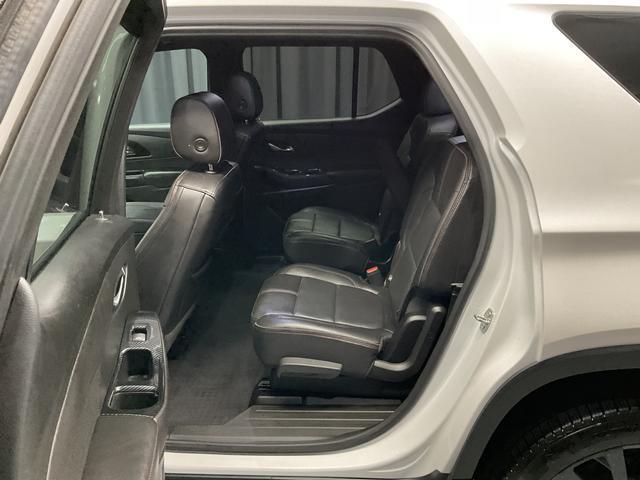 used 2022 Chevrolet Traverse car, priced at $27,950