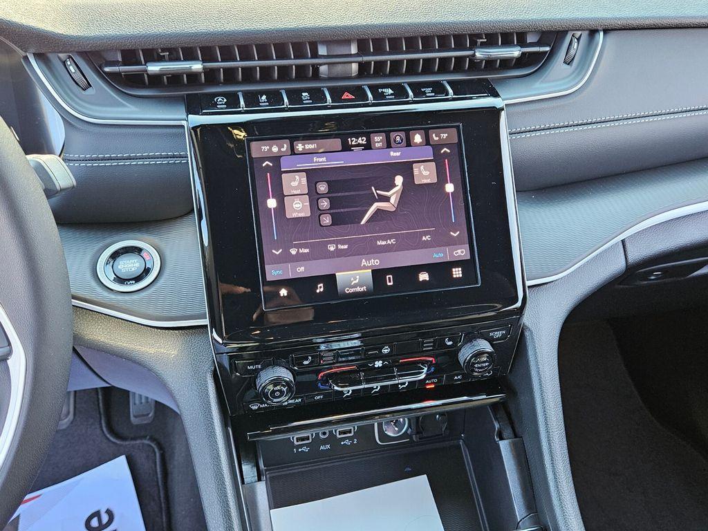 new 2025 Jeep Grand Cherokee L car, priced at $37,238